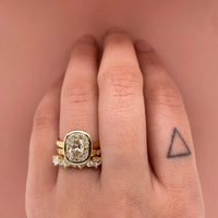 large-lucy-band-diamond-eternity-band,kafna-band