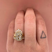 mika-band-baguette-round-marquise-diamond-contour-band,jennings-band-baguette-diamond-shared-prong