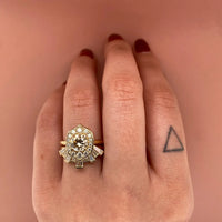 jayne-band-tapered-baguette-diamond-contour