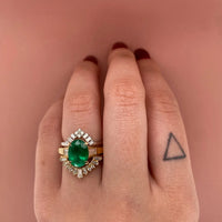 contou-band-baguette-round-diamonds-v-band,baguette-round-diamond-large-contour-band