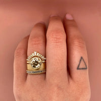 baguette-round-diamond-large-contour-band,leo-band,baguette-milgrain-halw-way-diamond-band