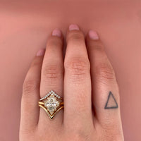 nine-round-diamond-peaked-band,shannon-band-metal-v-shaped-contour-band