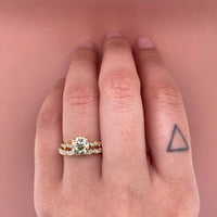 marquise-round-diamond-clustered-band