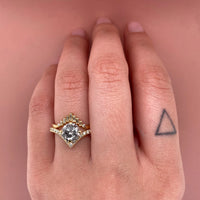 lyra-band-north-to-south-set-baguette-diamond-contour-band