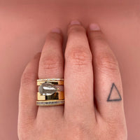 half-baquette-diamond-stackable-wedding-band,baguette-milgrain-halw-way-diamond-band