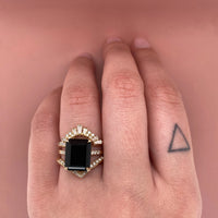 baguette-round-diamond-large-contour-band,valeria-band-v-shape-diamond-band-ribbon-like-effect