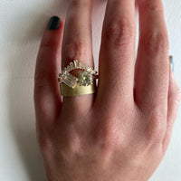 baguette-round-diamond-large-contour-band,leo-band