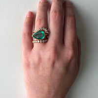 wave-like-contour-diamond-nesting-band,iris-band