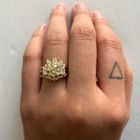 fleur-band-contour-band-pear-and-round-diamonds,round-diamond-band-contour-wedding-band