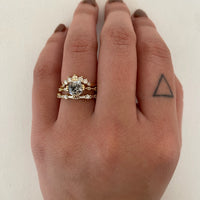 contour-diamond-nesting-wedding-band,cielo-band-baguette-diamond