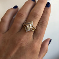 avida-band-v-shaped-diamond-band