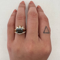 fleur-band-contour-band-pear-and-round-diamonds,round-diamond-band-contour-wedding-band