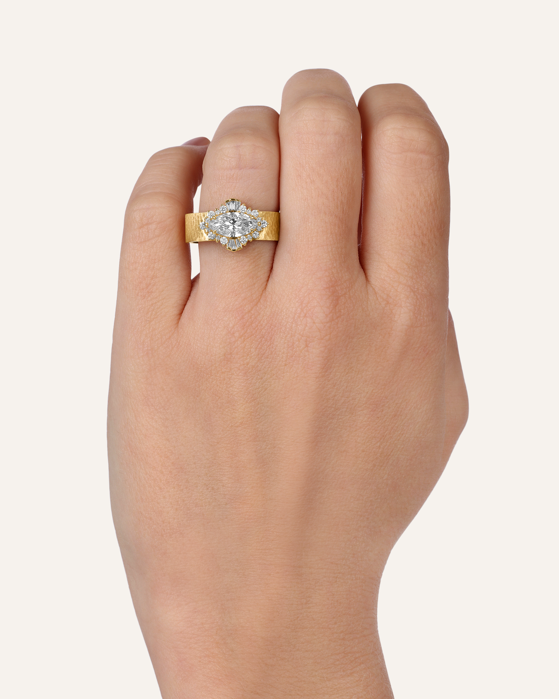 Naomi Ring