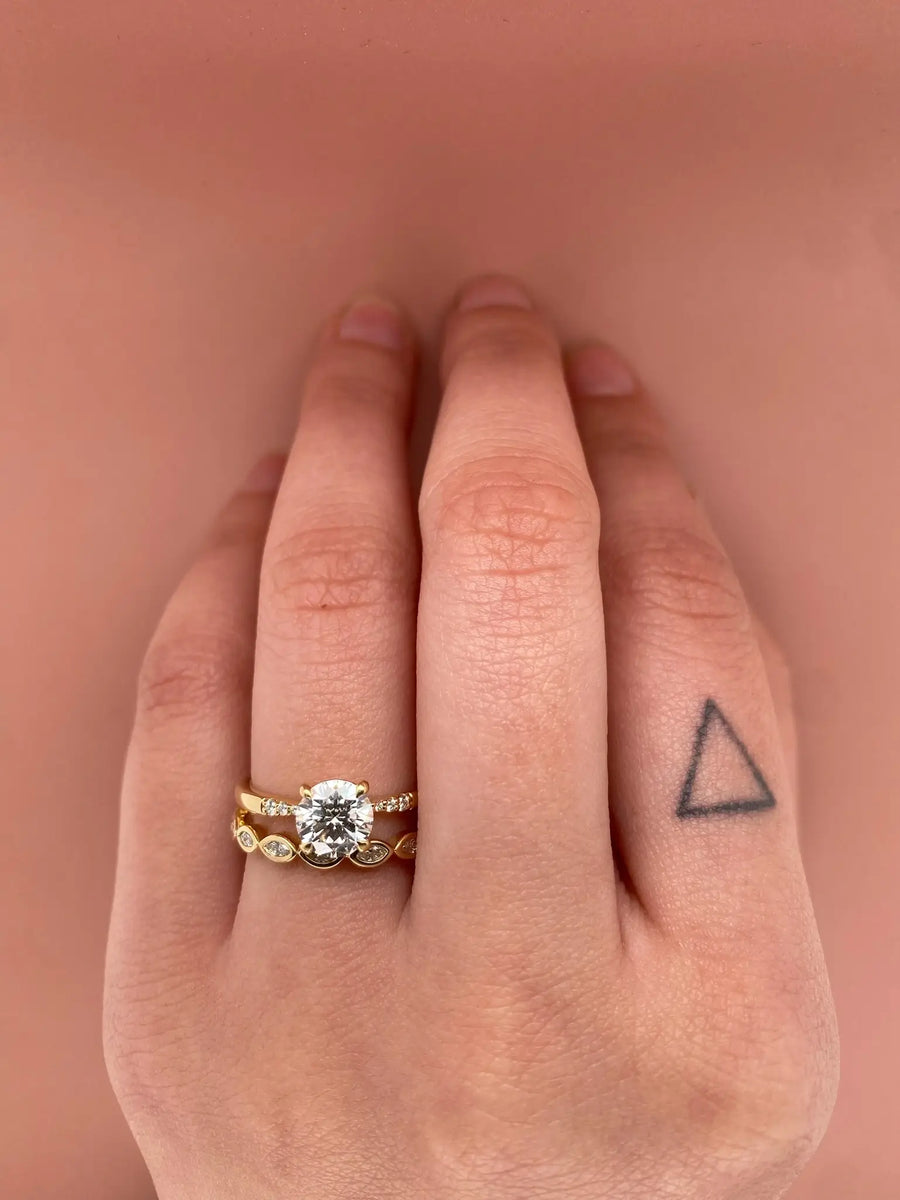 Diamond 24k Gold Ring Band 24K H&D