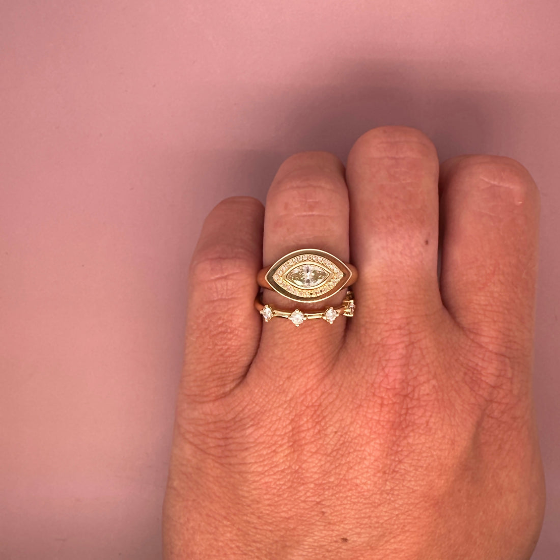 noemi-band-wedding-diamonds-gold